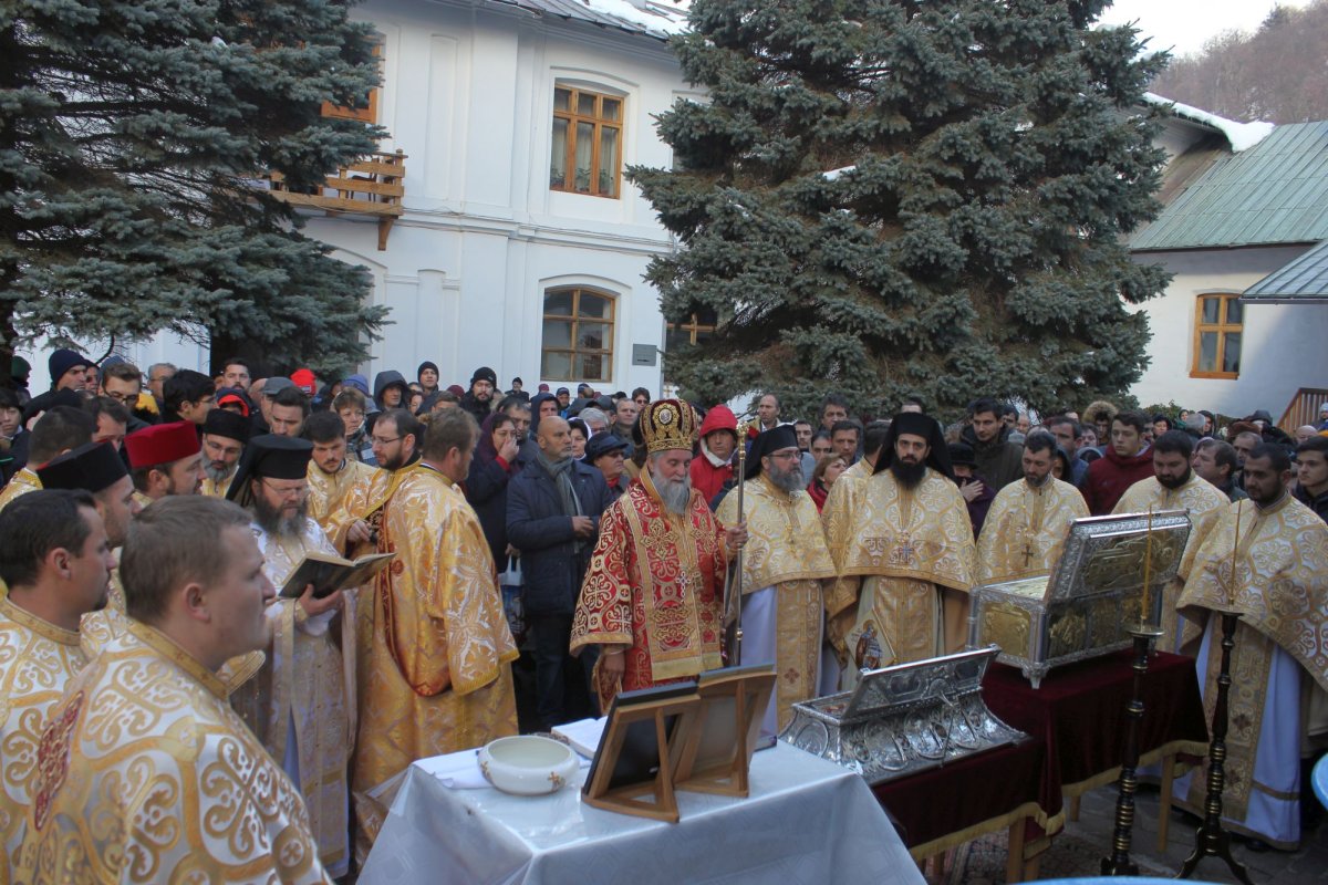 Sărbătorile Crăciunului în Mitropolia Olteniei 3478