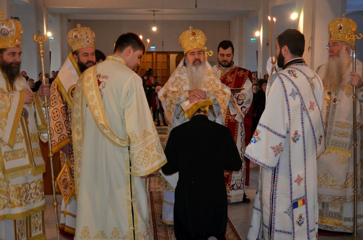 Sărbătorile Crăciunului în Mitropolia Olteniei 3482