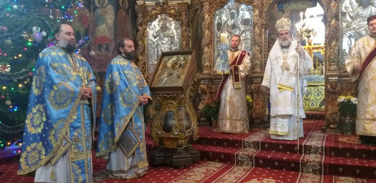 Slujbe arhiereşti în zilele de Crăciun, în Arhiepiscopia Romanului şi Bacăului şi în Episcopia Huşilor 3465