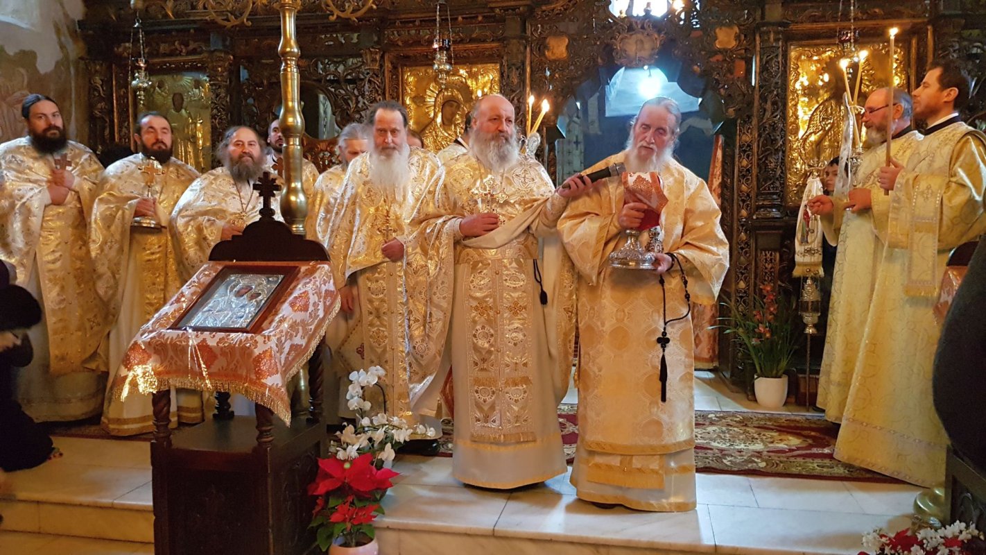 Slujiri arhiereşti în zilele de Crăciun, în Arhiepiscopia Sucevei şi Rădăuţilor 3460