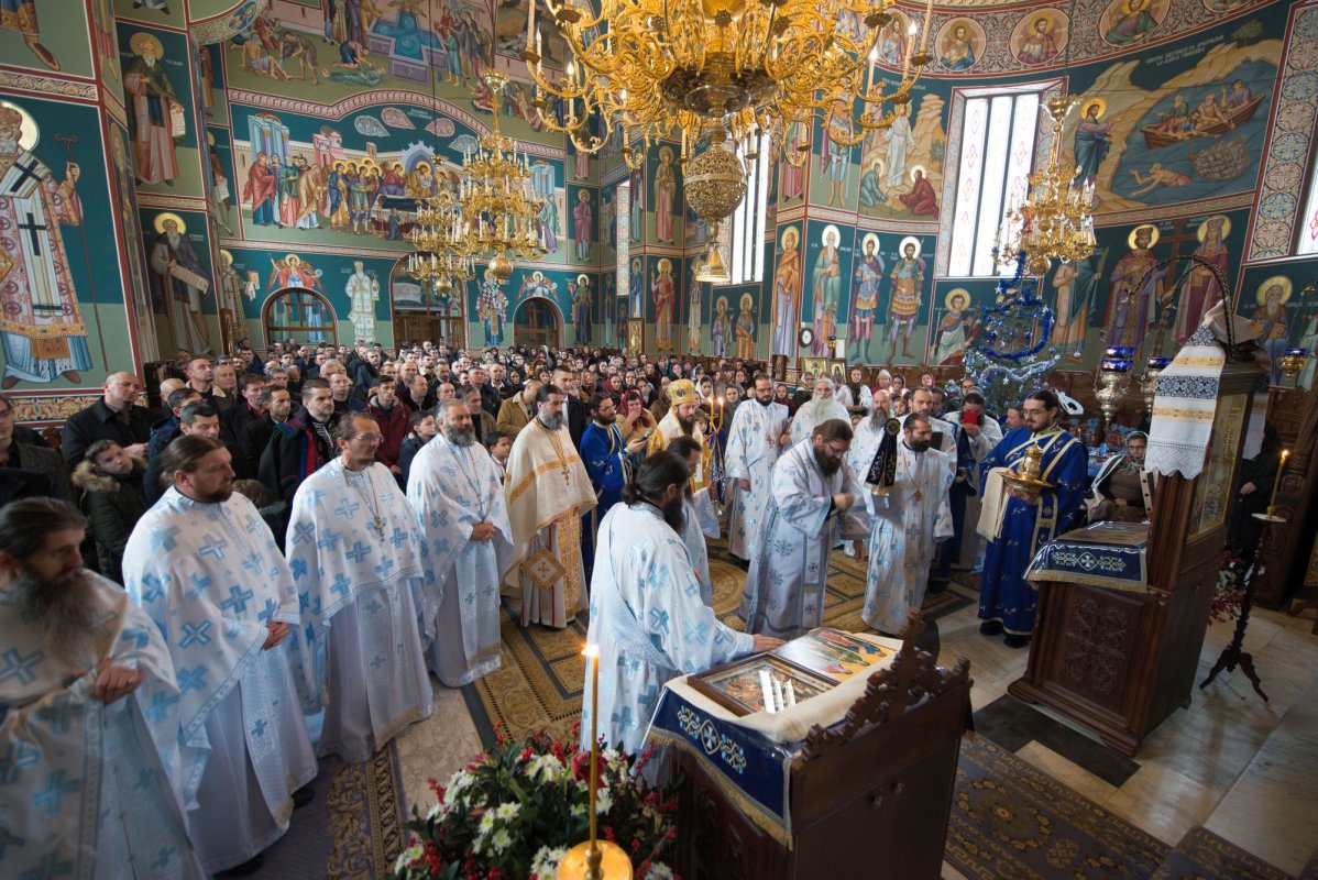 Slujiri arhiereşti în zilele de Crăciun, în Arhiepiscopia Sucevei şi Rădăuţilor 3462
