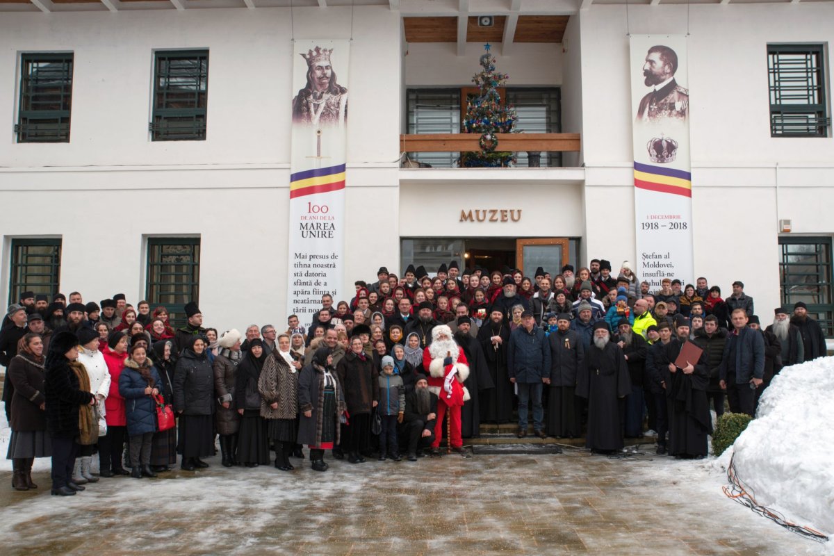 Slujiri arhiereşti în zilele de Crăciun, în Arhiepiscopia Sucevei şi Rădăuţilor 3464