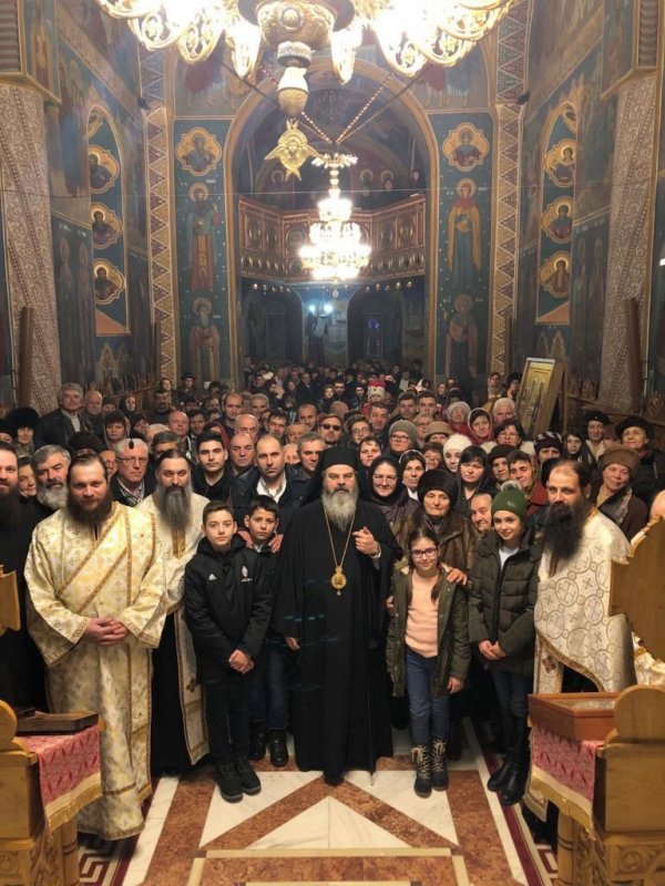 Rugăciuni arhiereşti de Anul Nou la Roman şi Huşi 3362