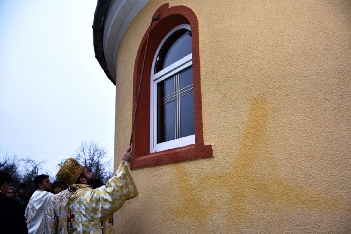 Slujiri arhierești  în Mitropolia Banatului 3390