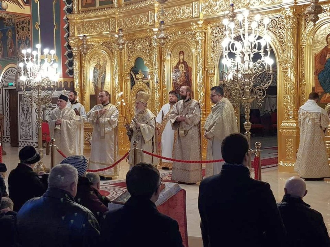 Slujiri arhierești  în Mitropolia Banatului 3392