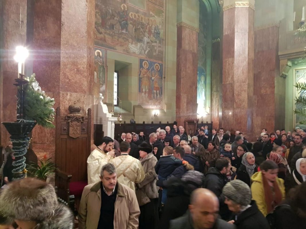 Slujiri arhierești la praznicul Tăierii-împrejur a Mântuitorului și de Sfântul Vasile cel Mare 3375