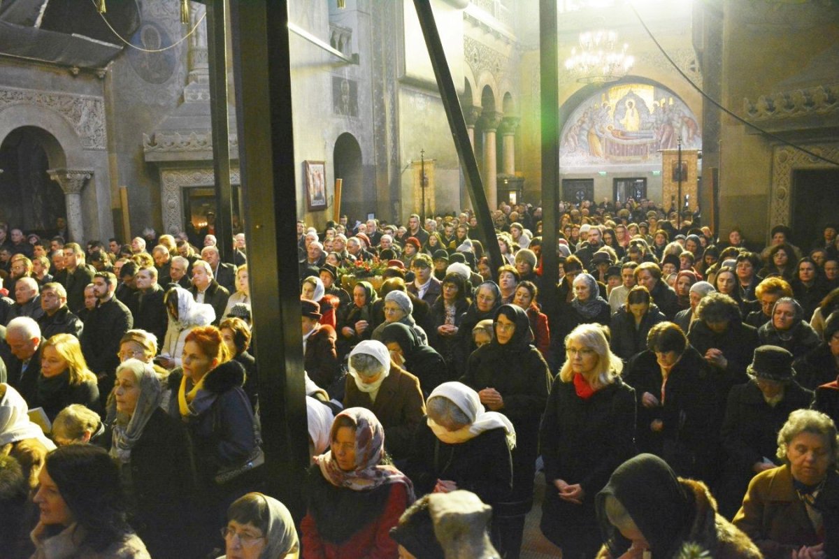 Slujiri arhierești la praznicul Tăierii-împrejur a Mântuitorului și de Sfântul Vasile cel Mare 3378