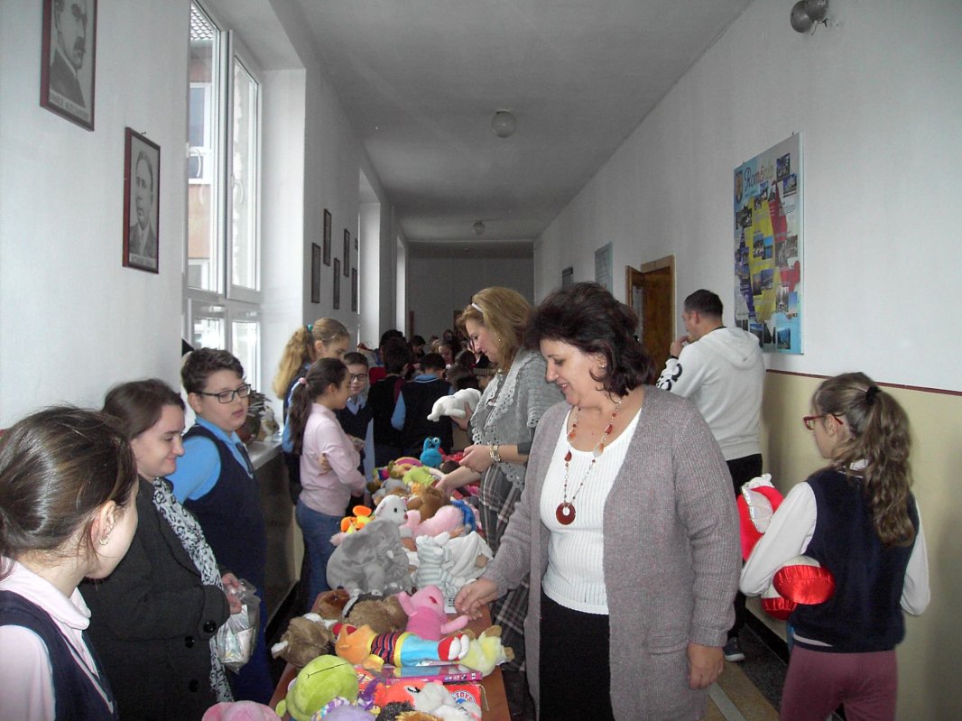 Proiecte filantropice la Liceul Ortodox „Episcop Roman Ciorogariu” 3287