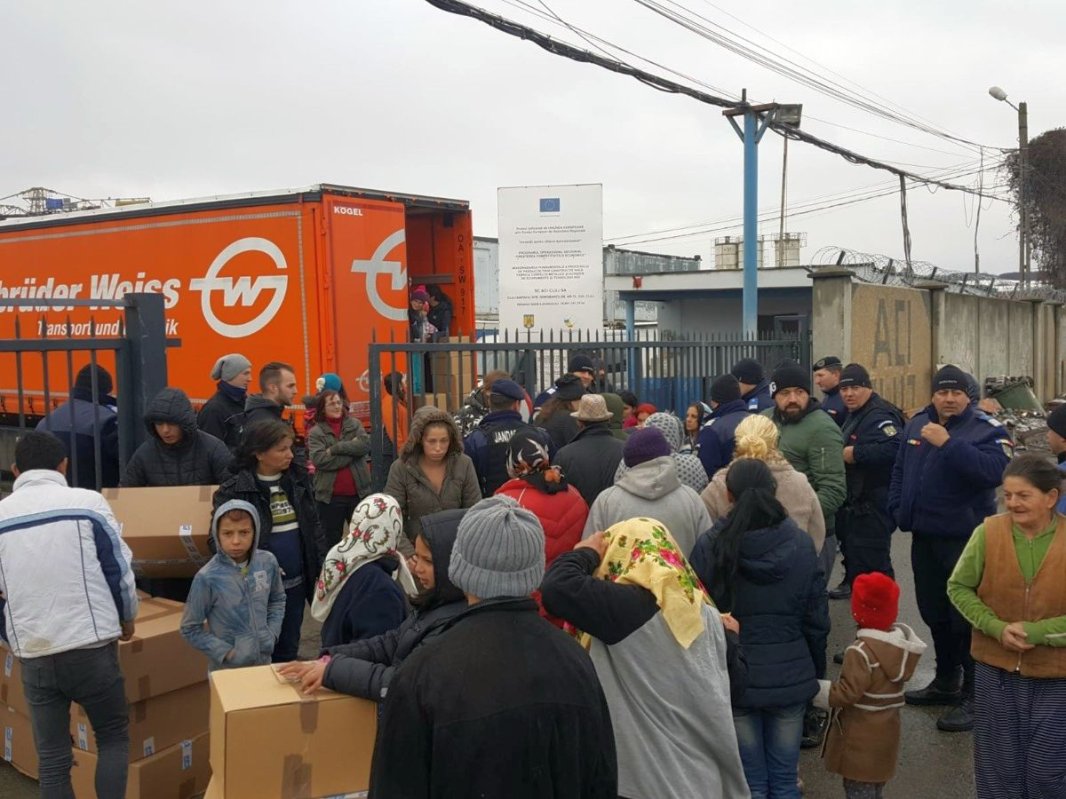 „Camionul de Crăciun”, al optulea an în mijlocul comunității din Pata Rât, Cluj 3233