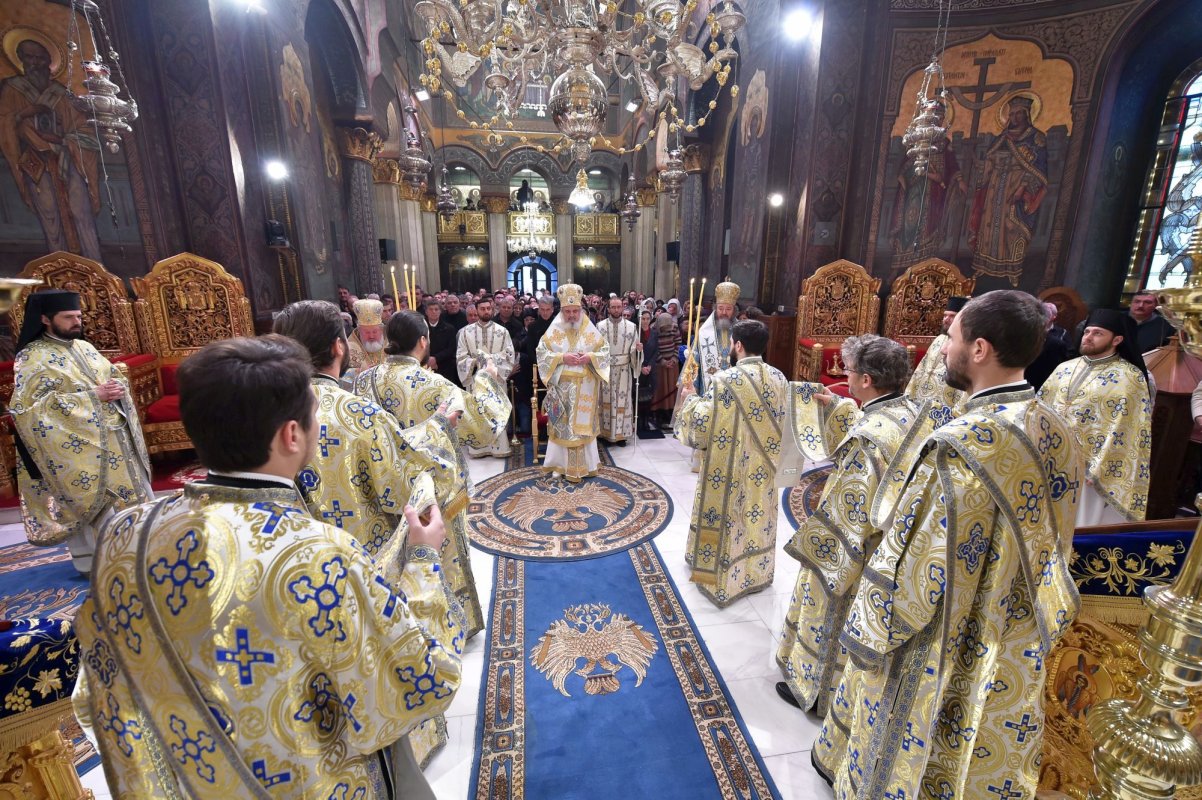 „Mărturisim că apa sfințită este curățitoare spre viață veșnică” 3198