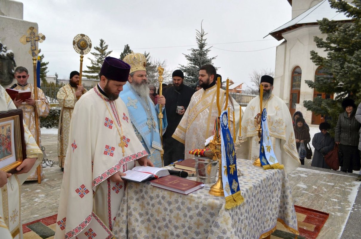 Botezul Domnului la Roman şi la Huşi 3065