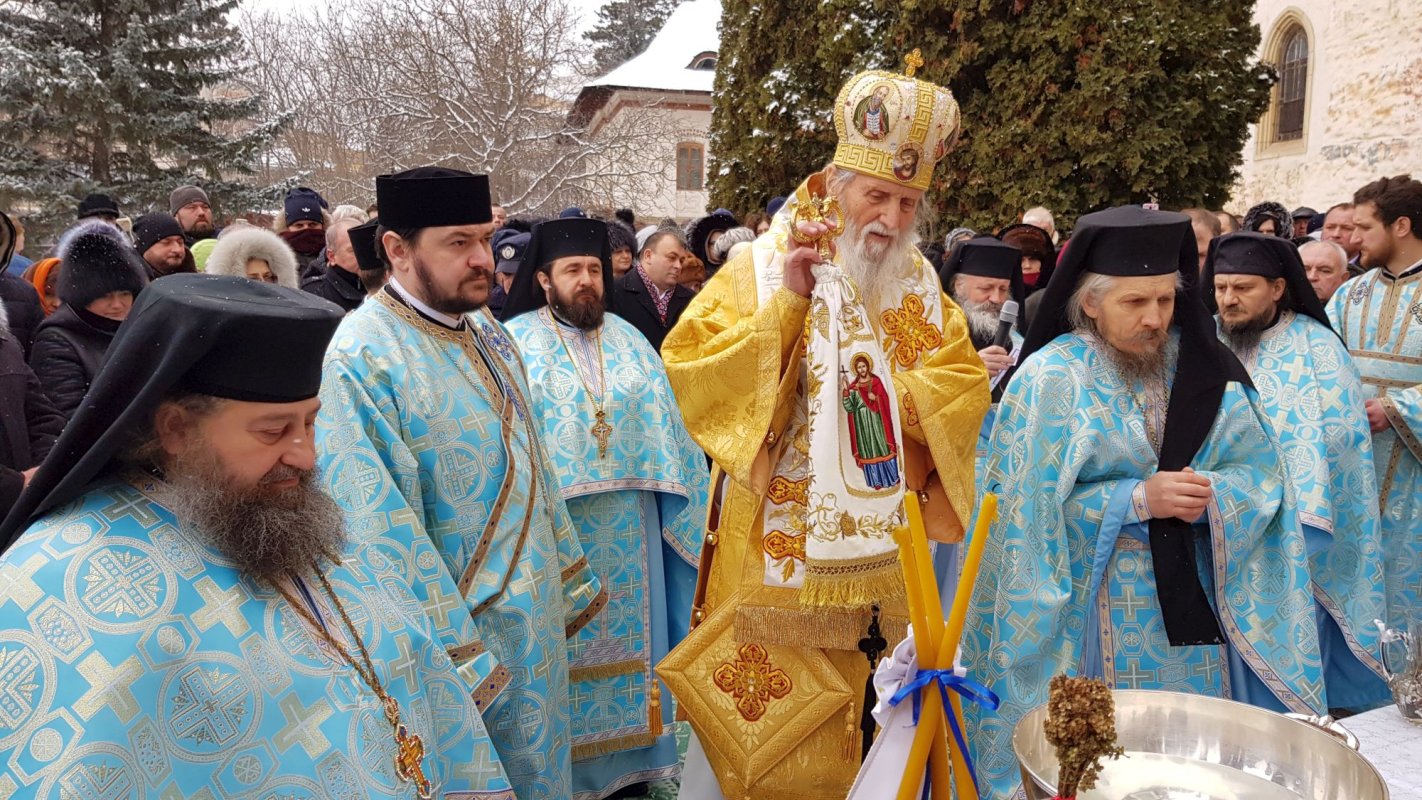 Sfinţirea cea mare a apei în Bucovina 3059