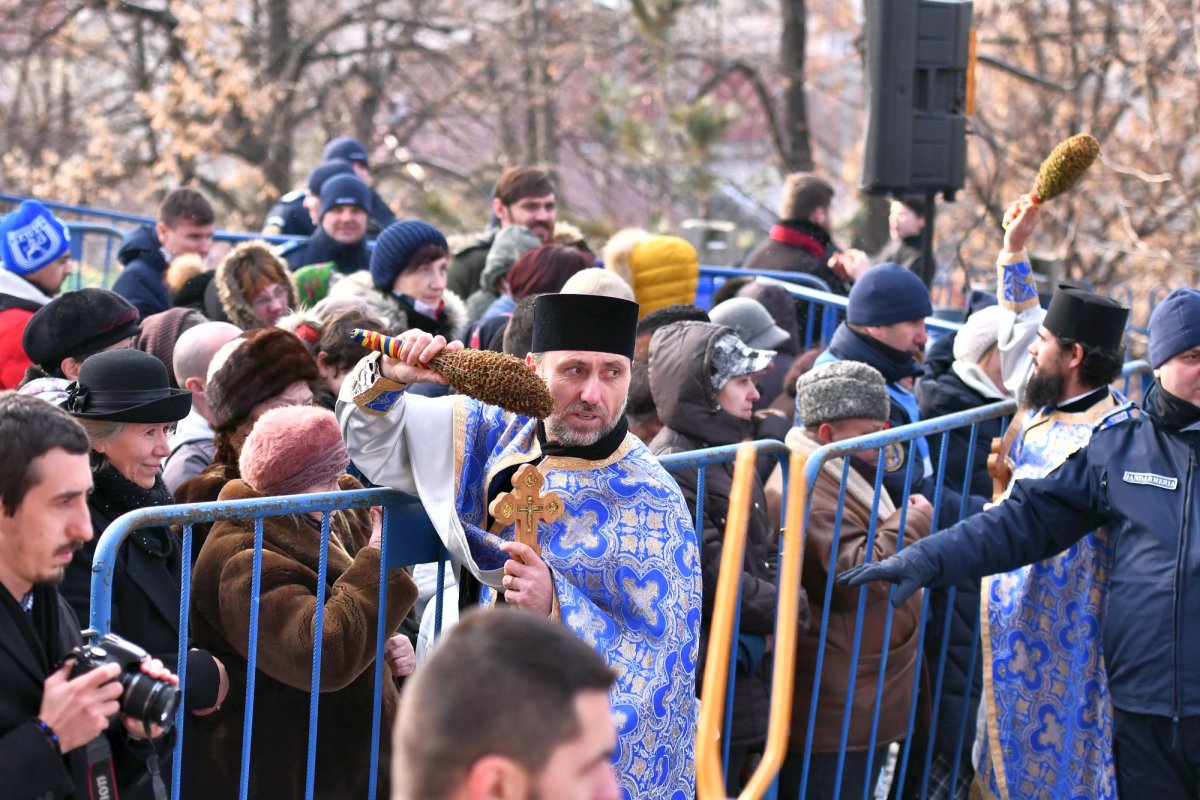 Slujbe arhiereşti  la Craiova şi Severin 3079