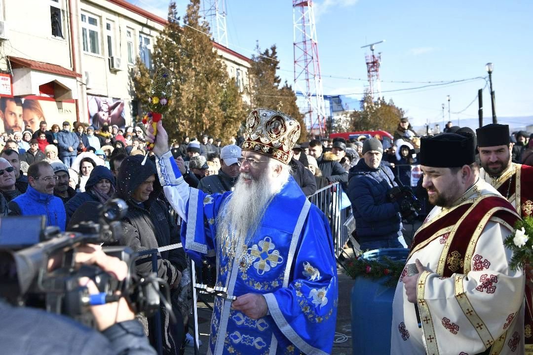 Slujbe arhiereşti  la Craiova şi Severin 3080