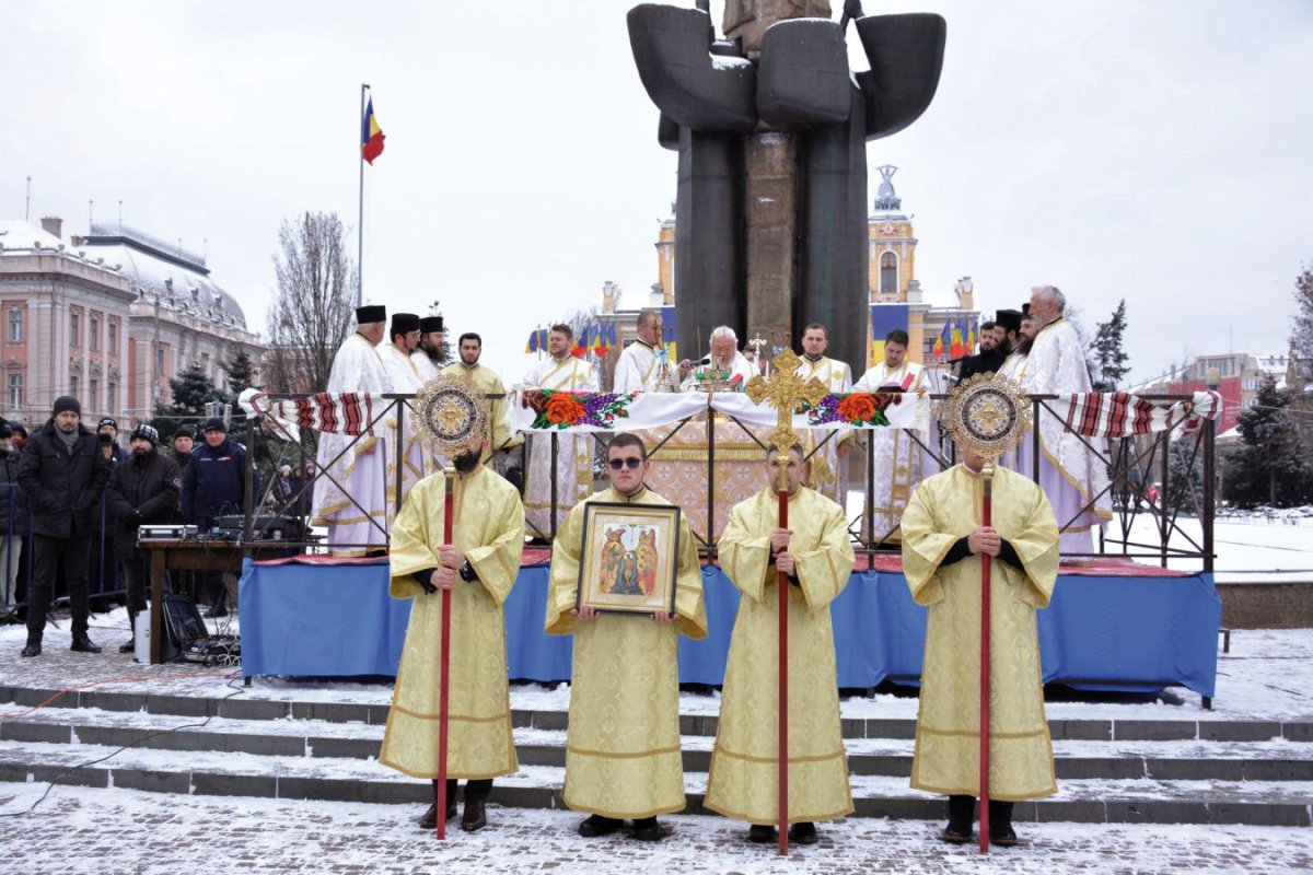 Slujiri arhierești la praznicul Botezului Domnului 3087