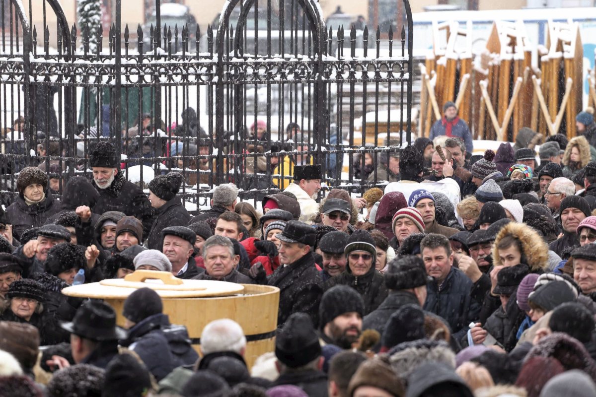 Slujiri arhierești la praznicul Botezului Domnului 3090