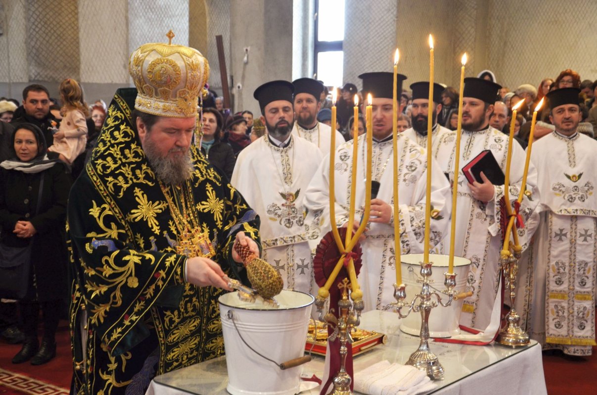 Slujiri arhierești la praznicul Botezului Domnului 3092