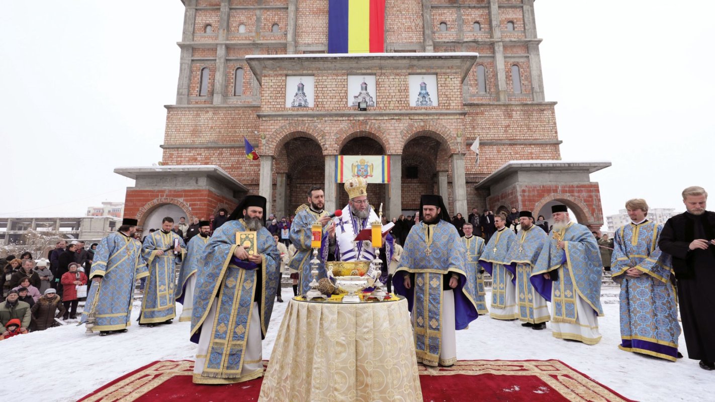 Slujiri arhierești la praznicul Botezului Domnului 3095