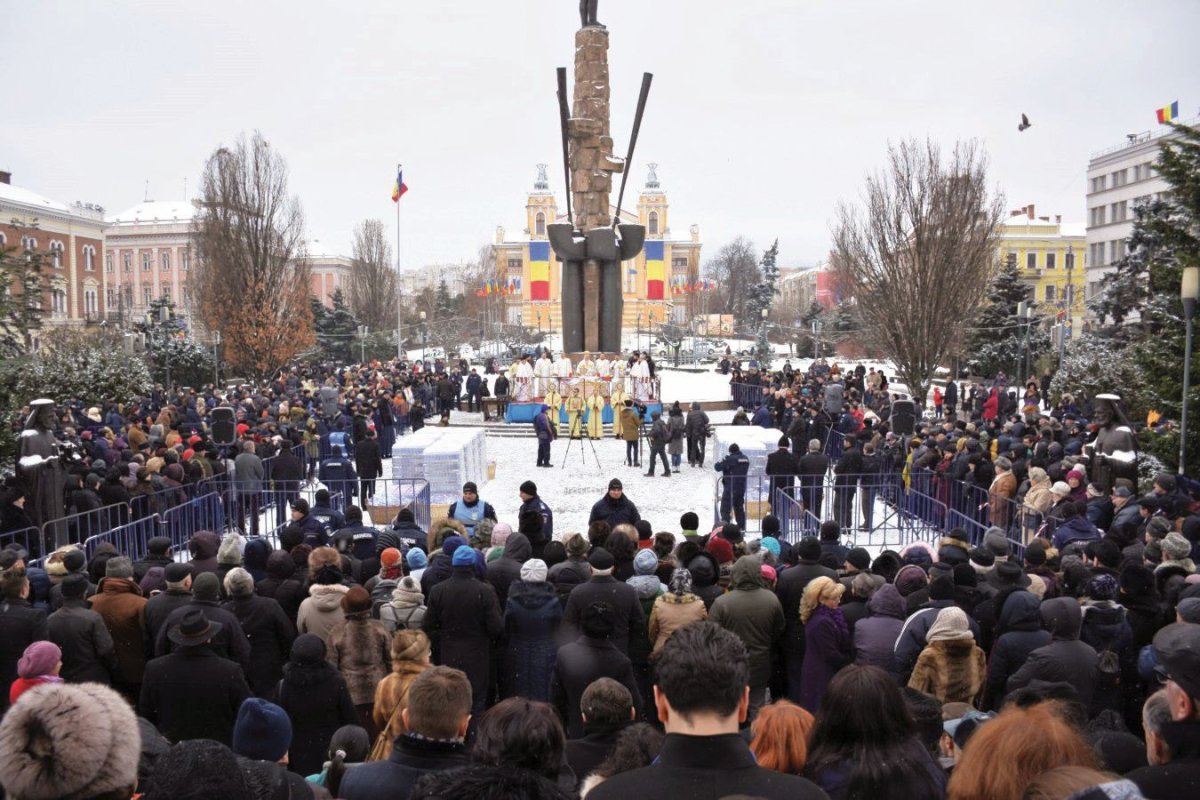 Slujiri arhierești la praznicul Botezului Domnului 3097