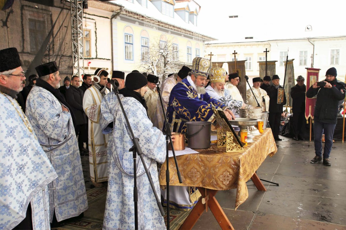 Slujiri arhierești la praznicul Botezului Domnului 3098
