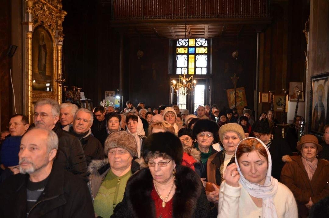 Biserica Grecescu în veşmânt de praznic 2991