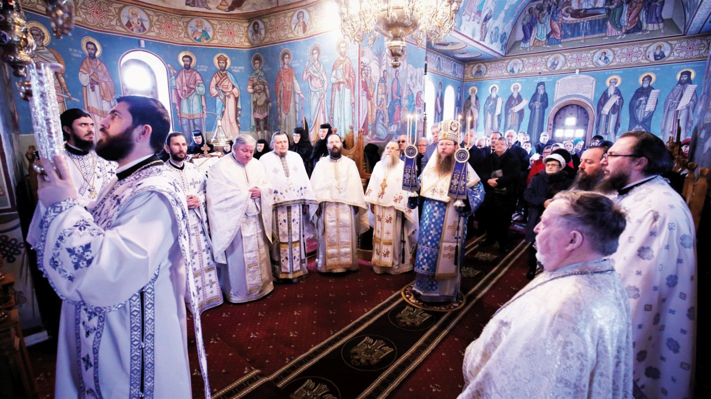 Slujiri arhierești la Soborul Sfântului Prooroc Ioan Botezătorul 2999