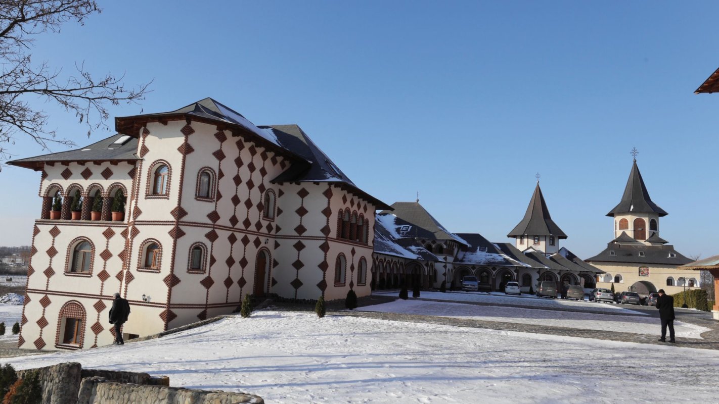 Slujiri arhierești la Soborul Sfântului Prooroc Ioan Botezătorul 3008