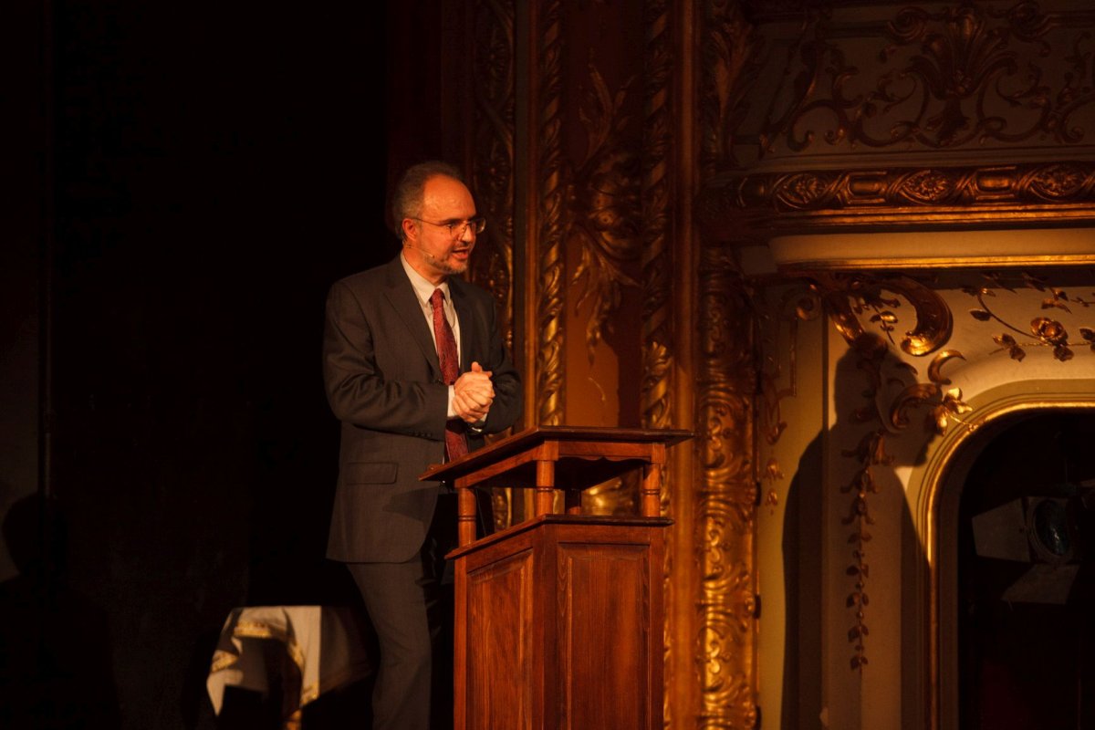 „Cercetători ori oameni de profesie, dorim fiecare să contribuim cu o iotă la viaţa Bisericii” 2911