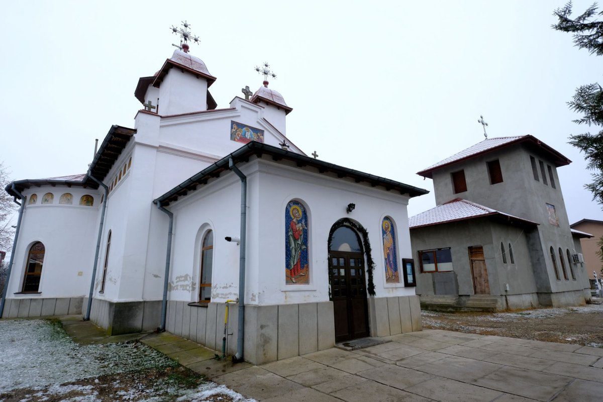 Grijă faţă de nevoiaşi  la Parohia Tânganu 2953