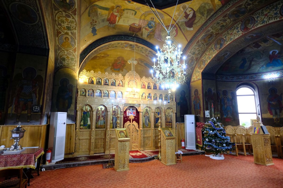 Grijă faţă de nevoiaşi  la Parohia Tânganu 2956