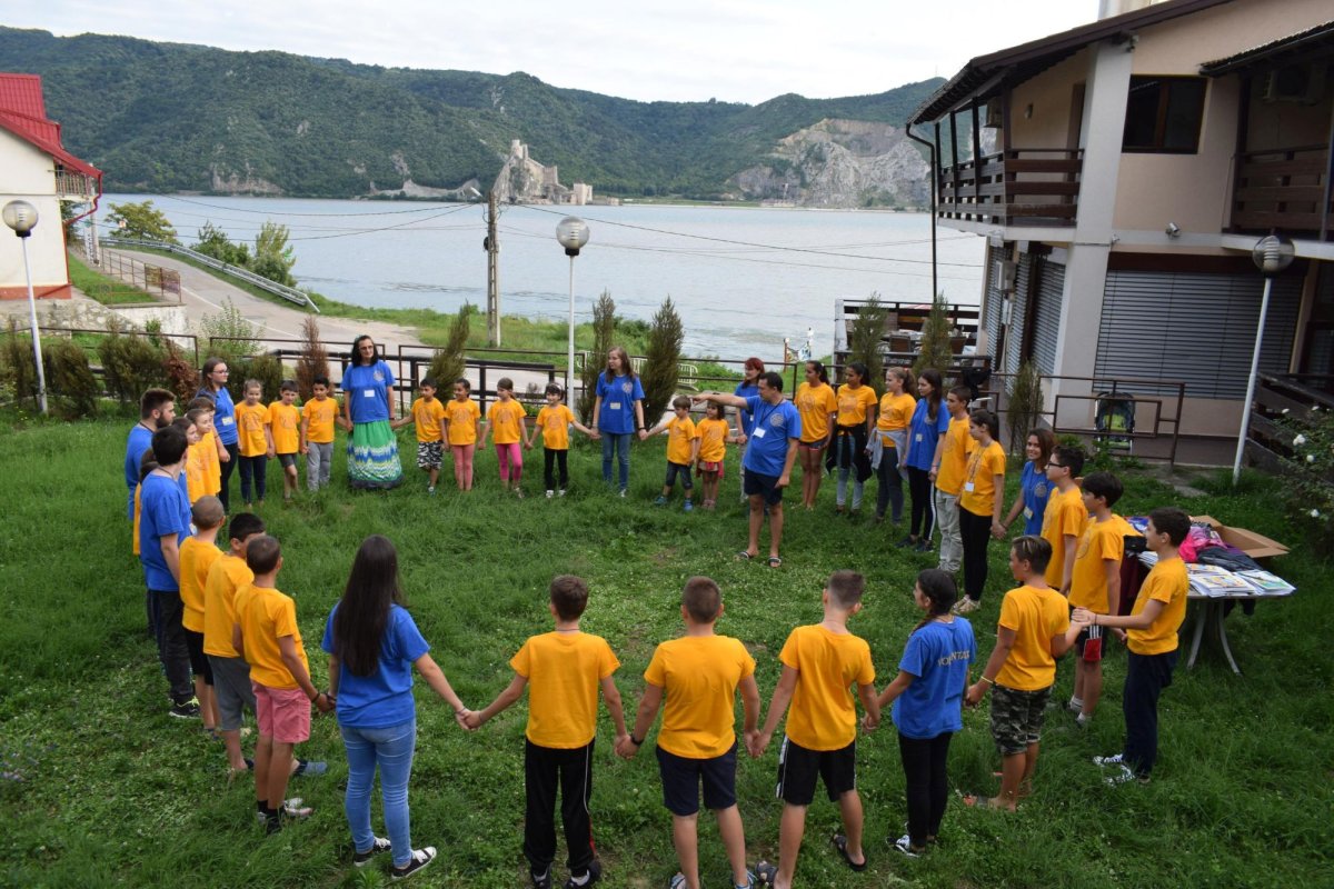 „Tabăra din inima satului”  în Episcopia Caransebeșului 2921
