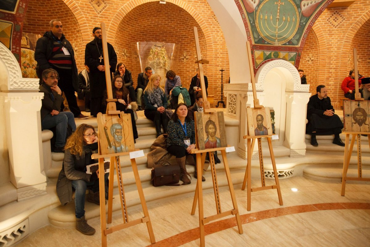 Comunicări ştiinţifice, vernisaj de icoane şi lansări de carte, în cadrul Conferinţei IOTA organizate la Iaşi 2809