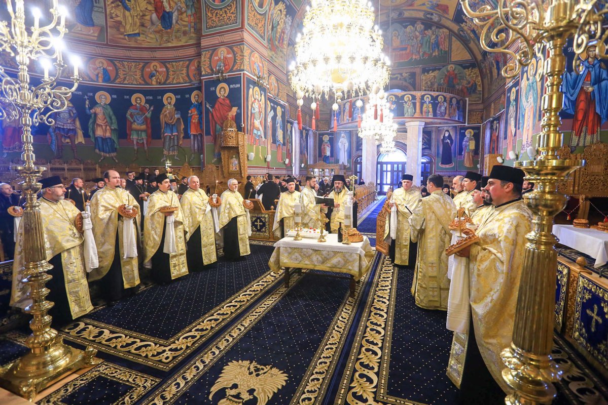 Slujbă de pomenire pentru Arhiepiscopul Epifanie Norocel 2769