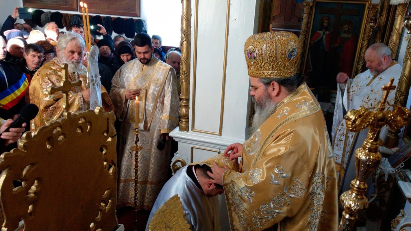 Liturghie arhierească în Parohia Zăpodeni de Sus 2667