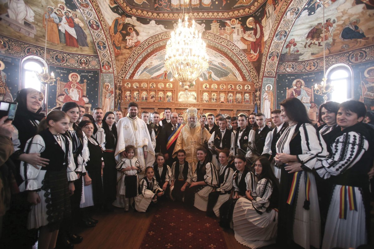 Slujiri arhierești în Duminica după Botezul Domnului 2715