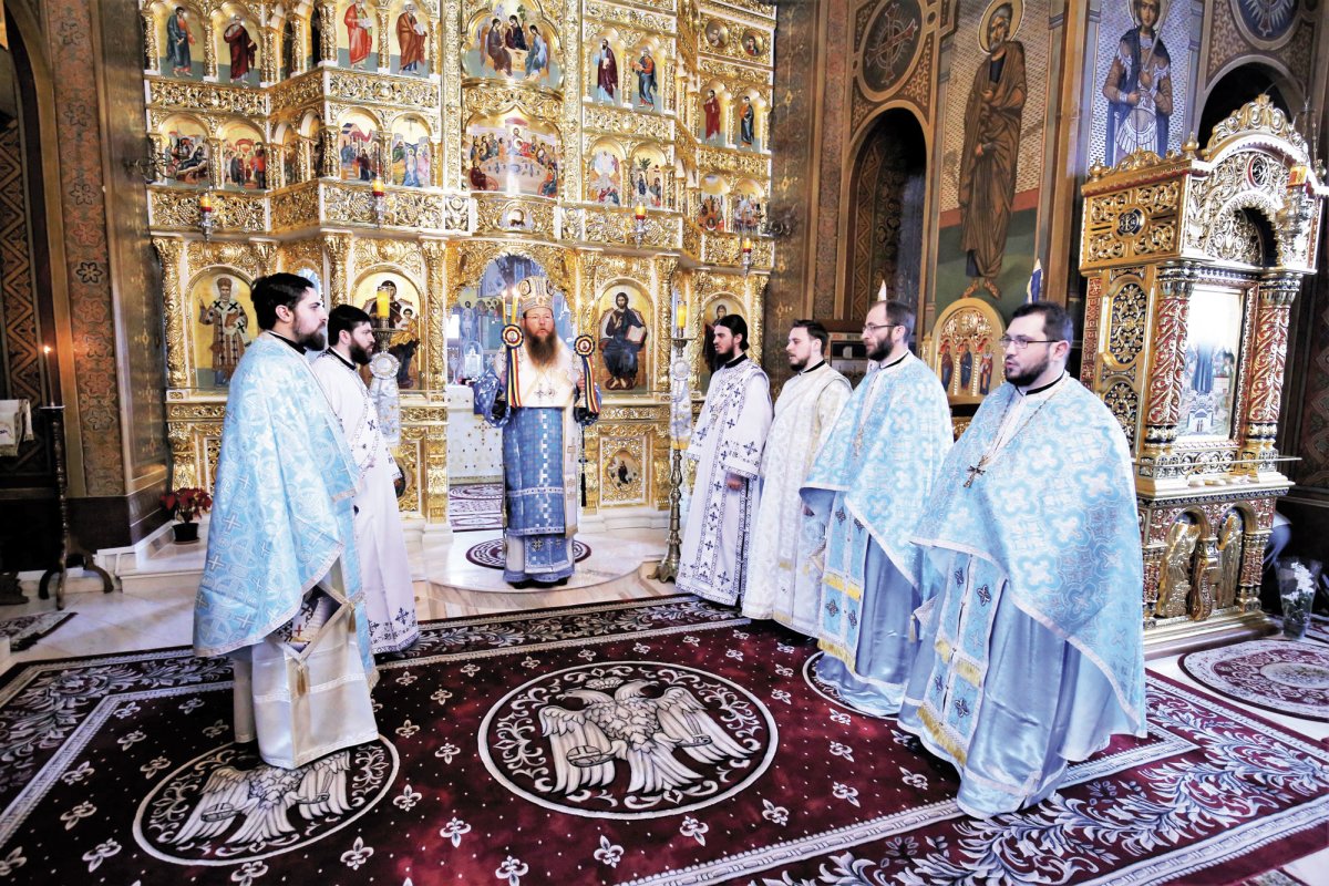 Slujiri arhierești în Duminica după Botezul Domnului 2716