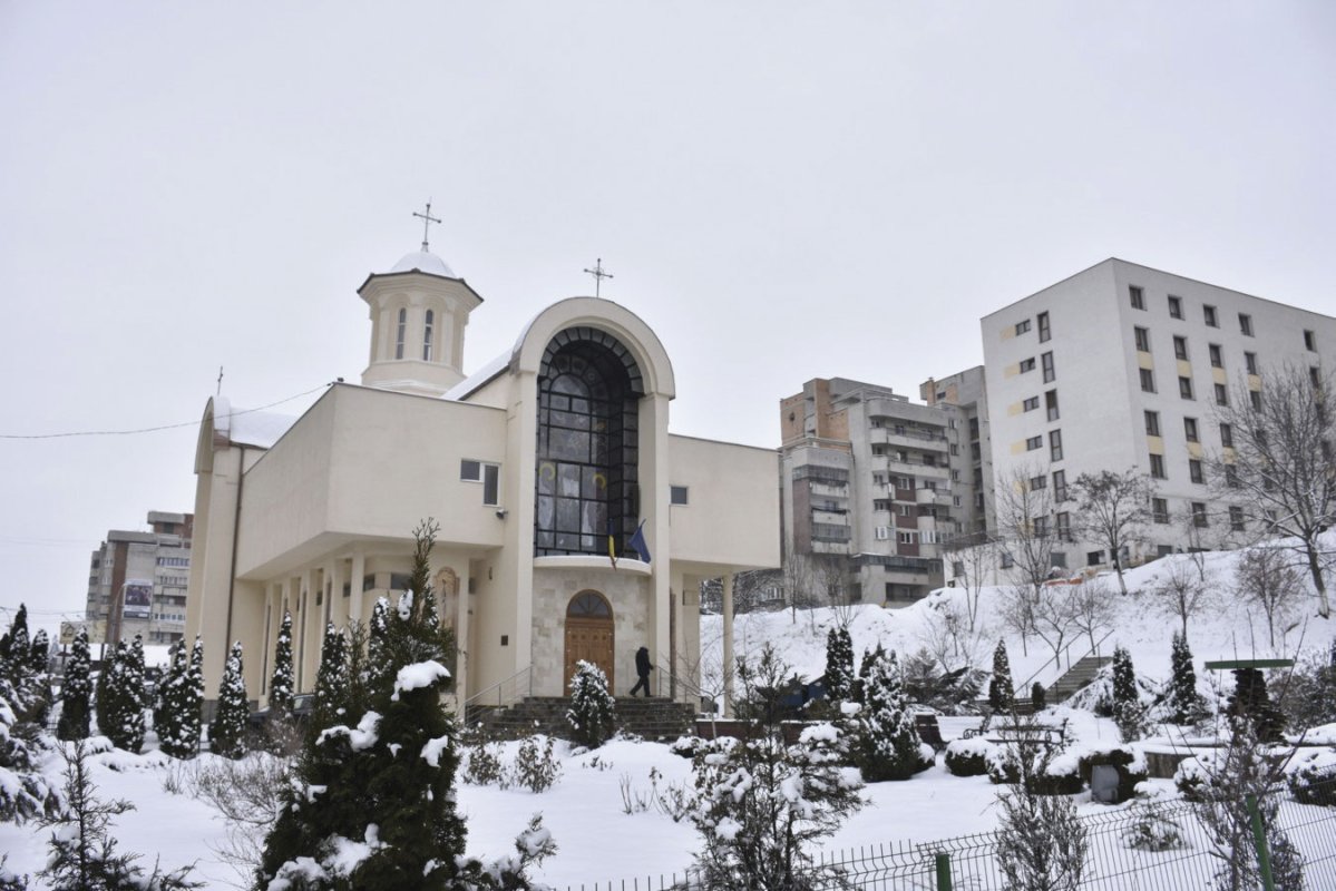 Slujiri arhierești în Duminica după Botezul Domnului 2717