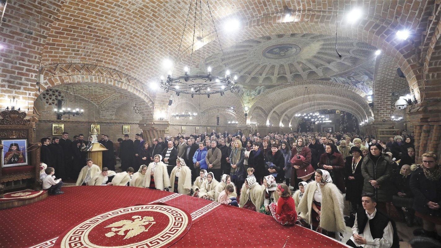 Slujiri arhierești în Duminica după Botezul Domnului 2718