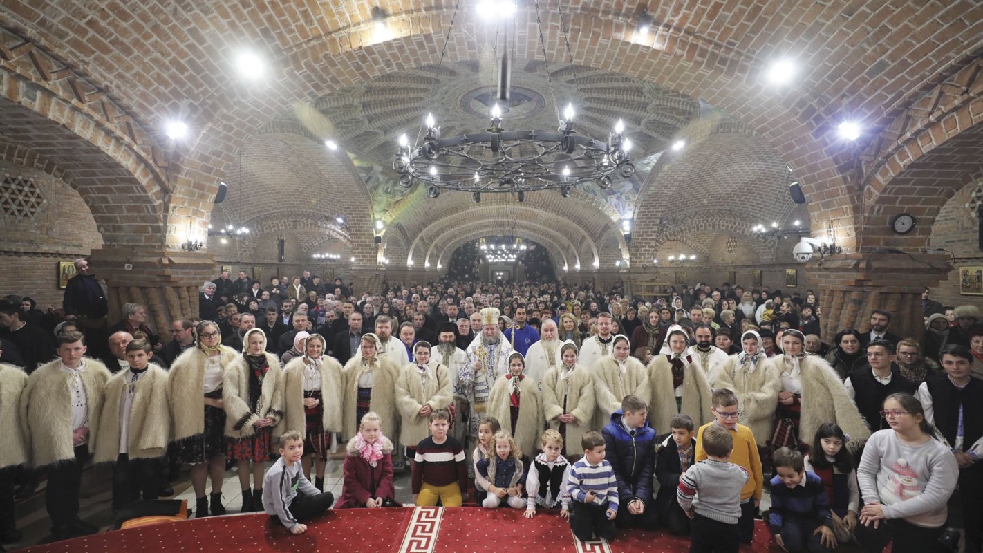 Slujiri arhierești în Duminica după Botezul Domnului 2719