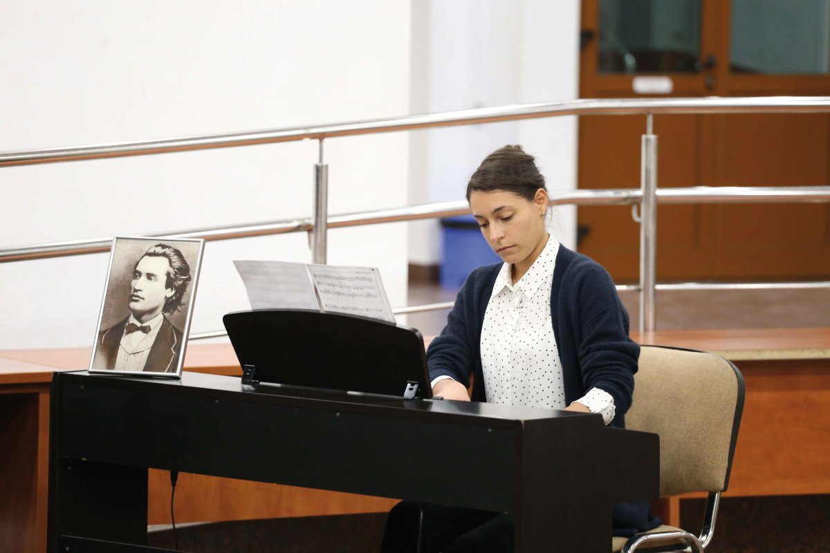 Evenimente culturale și duhovnicești în memoria poetului Mihai Eminescu 2593