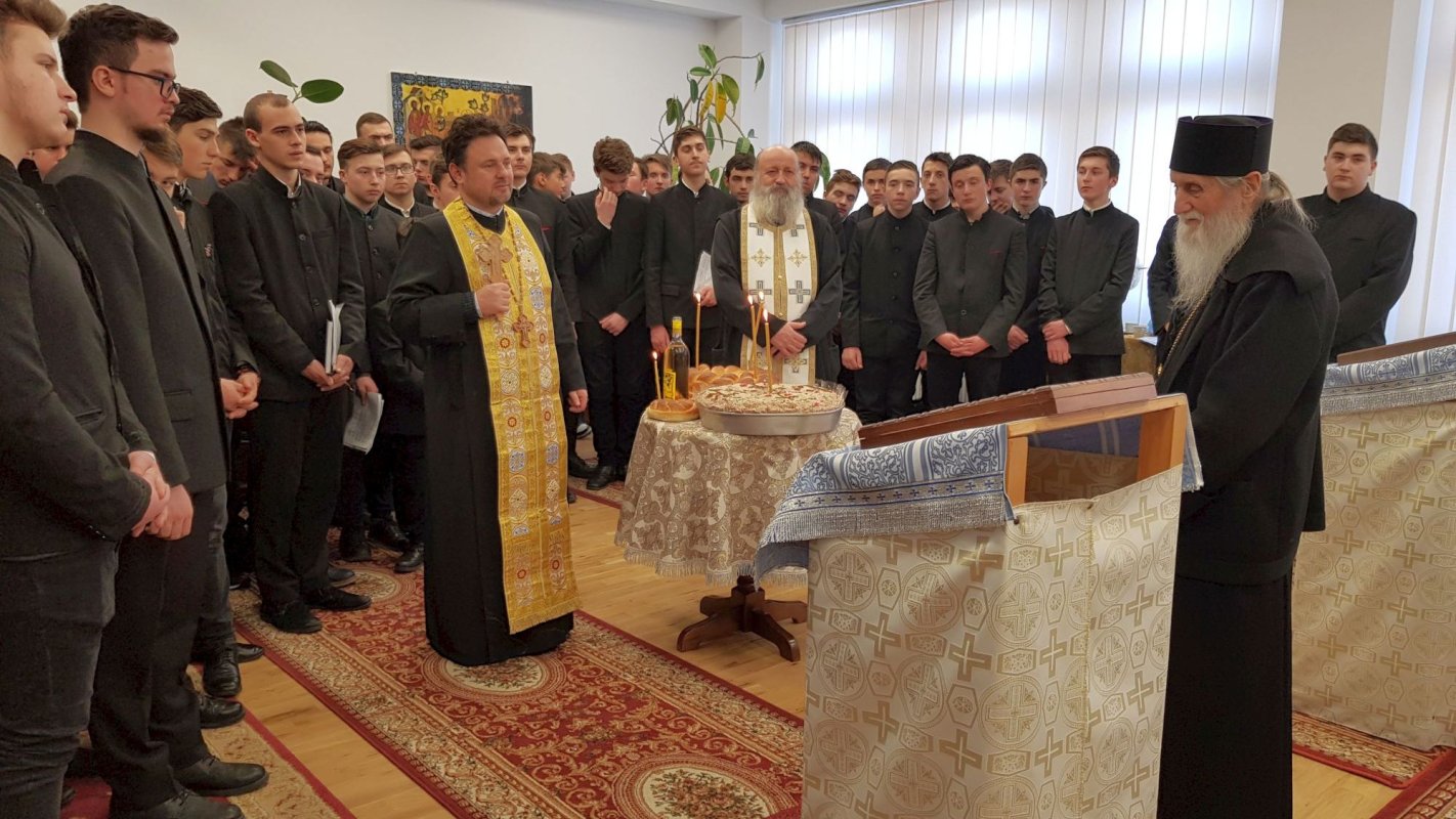 Poetul naţional sărbătorit la Seminarul Teologic Ortodox „Mitropolitul Dosoftei” 2535