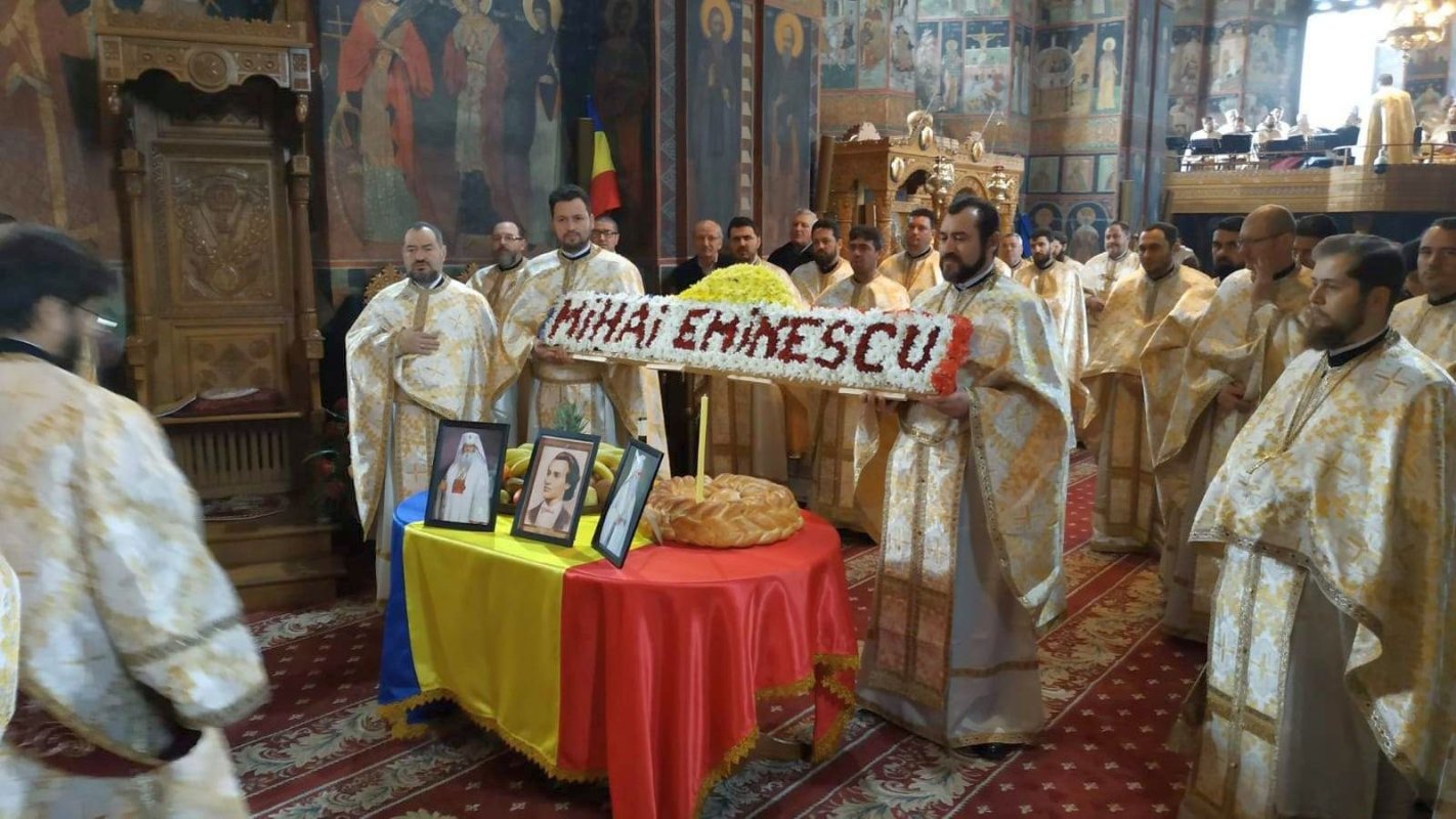 Preoţii Protoieriei Oneşti, în Sinaxă la Roman 2533