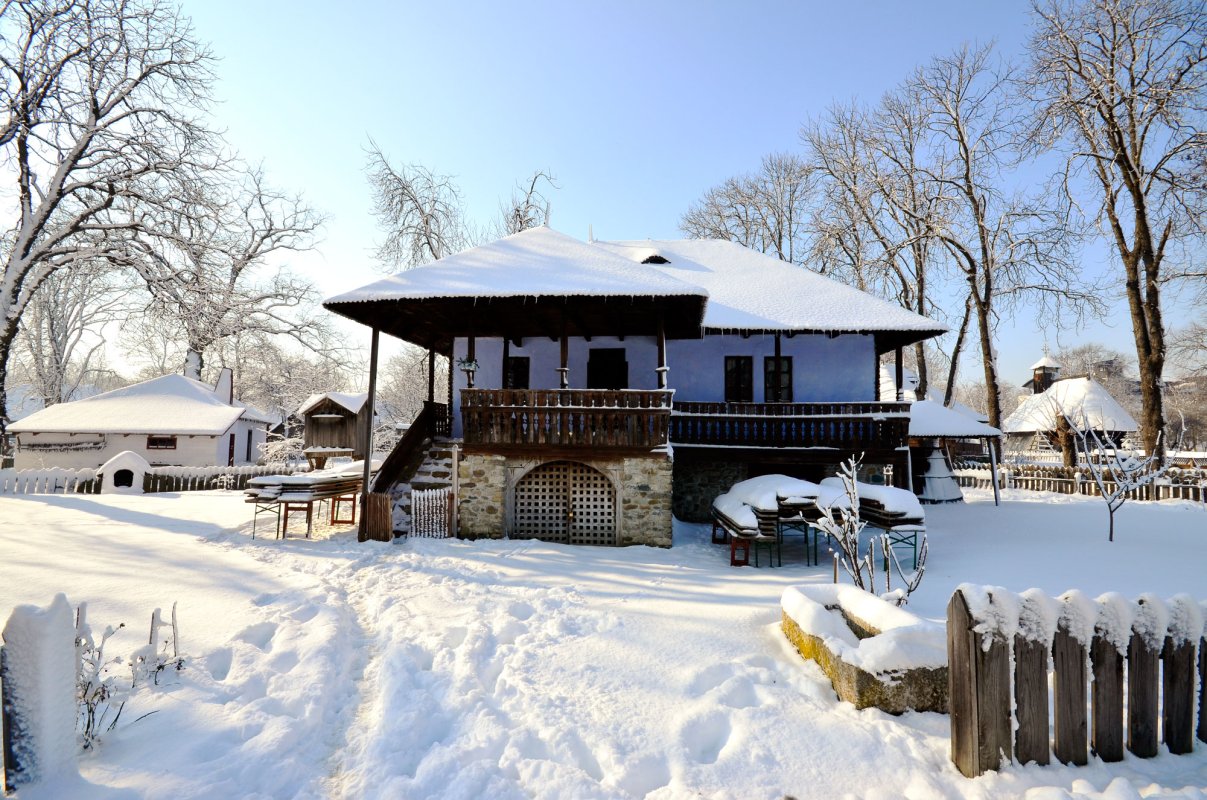 „Satul este cheia înțelegerii identității noastre” 2472