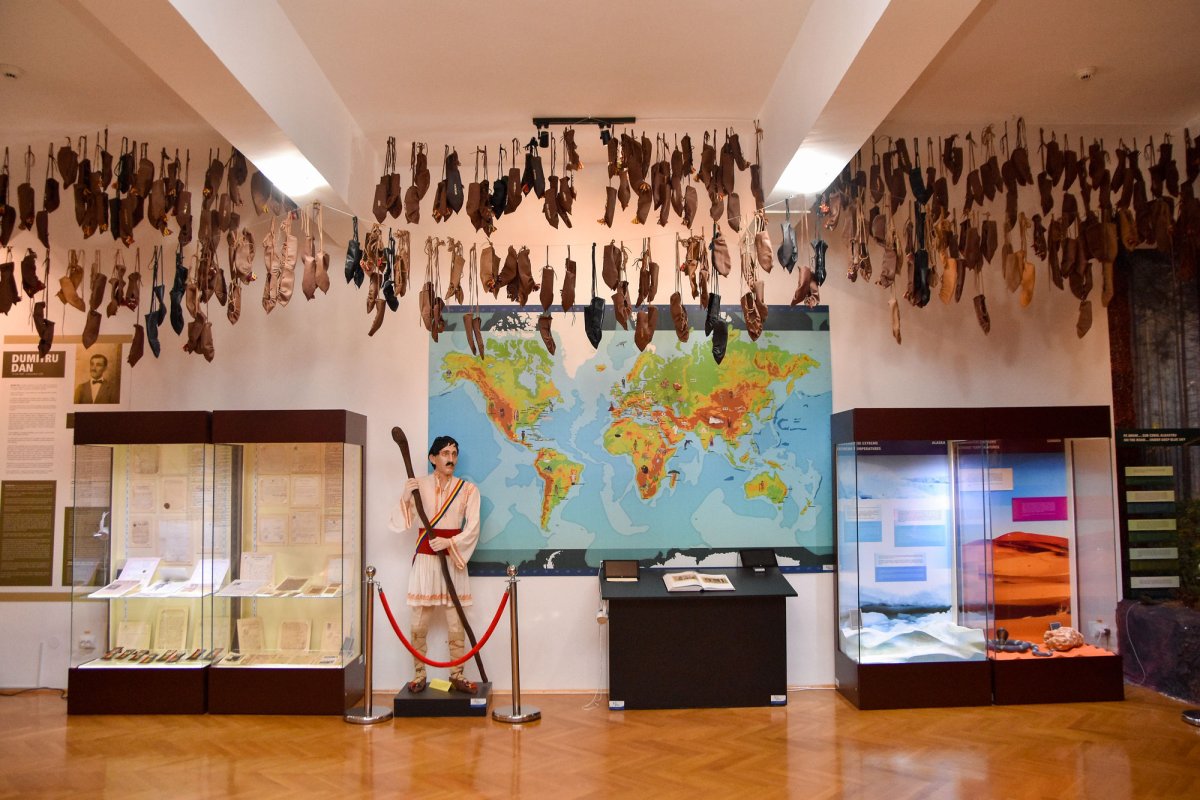 Călătorie în jurul lumii în opinci 2371