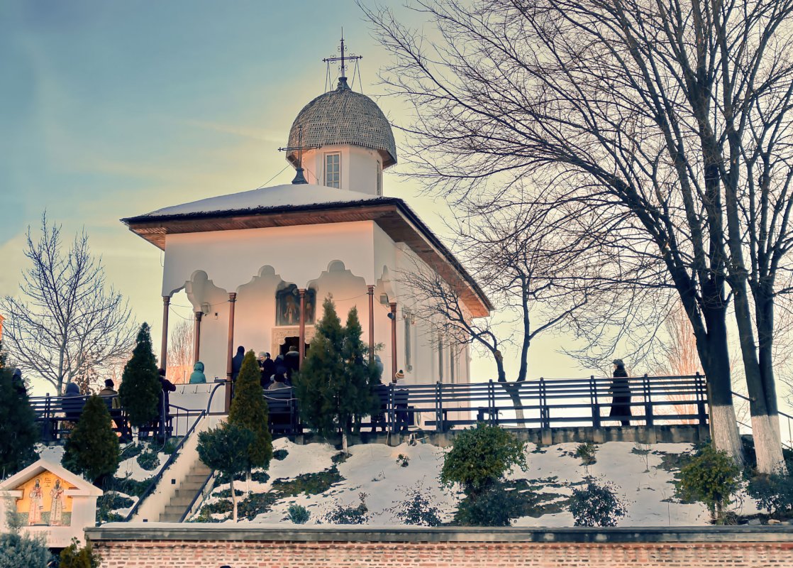 Hramul Bisericii Bucur Ciobanul din Capitală 2394