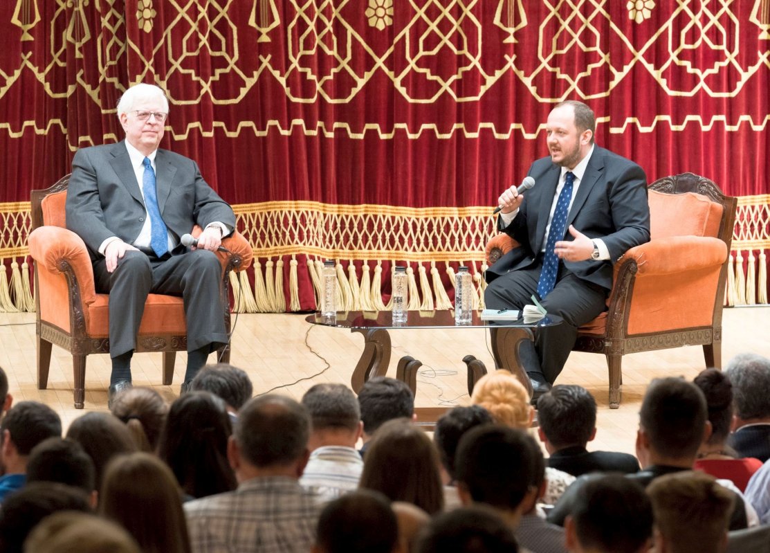 În lumea iubirii idolatre, valorile nu mai au valoare 2518