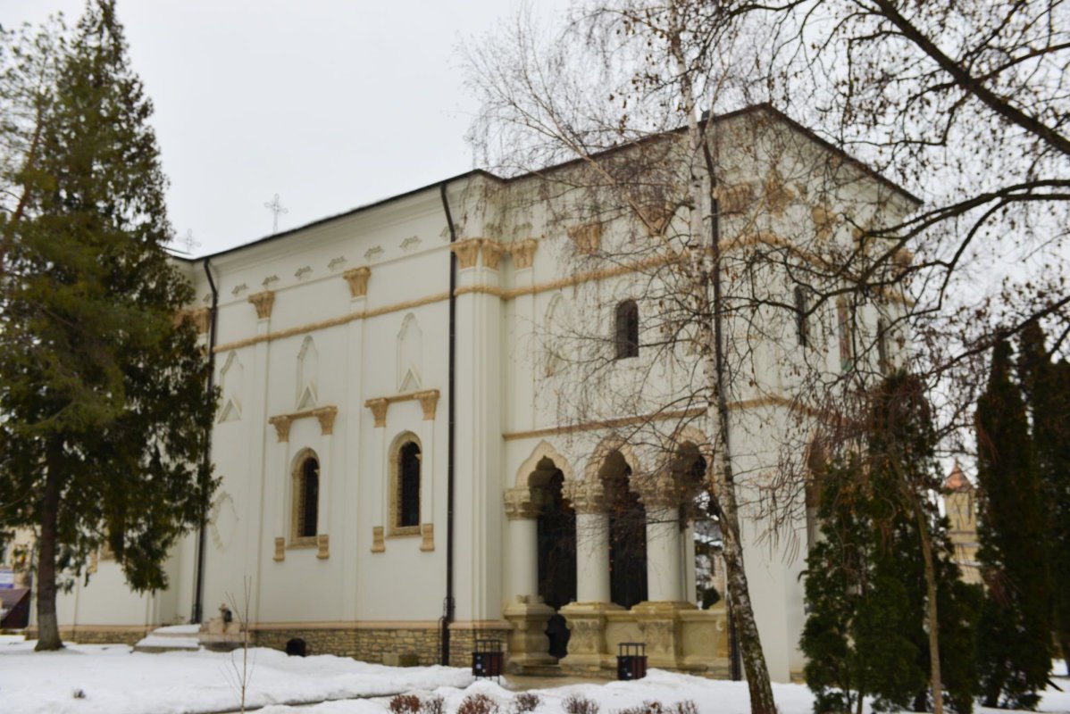 IPS Mitropolit Teofan a slujit la vechea Catedrală Mitropolitană din Iaşi 2303