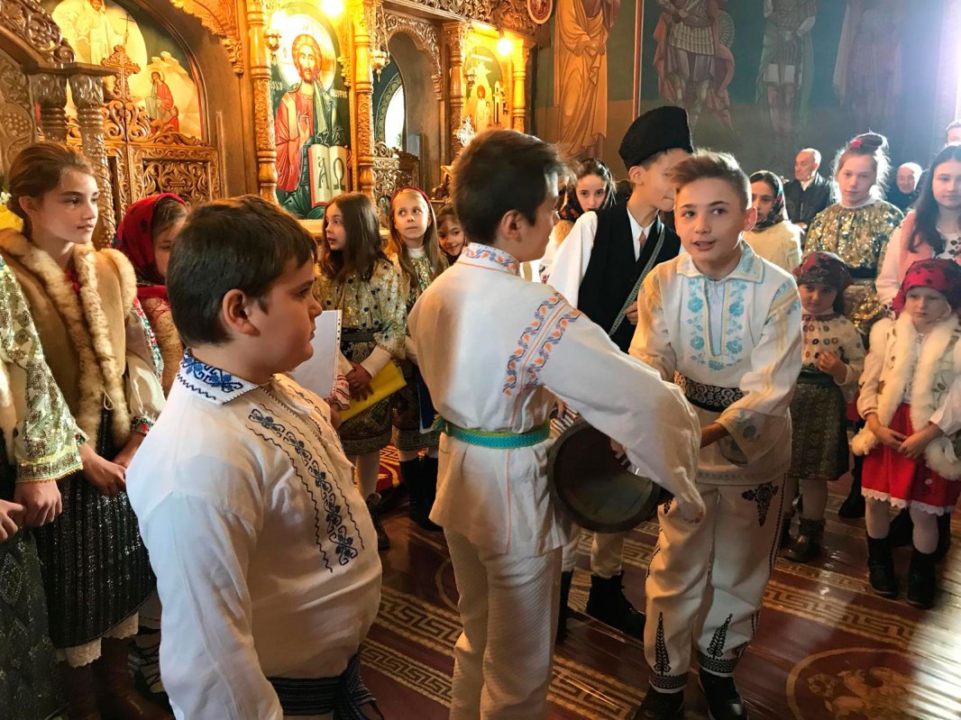 Proiectul catehetic „Crăciunul strămoșesc”, la final 2325