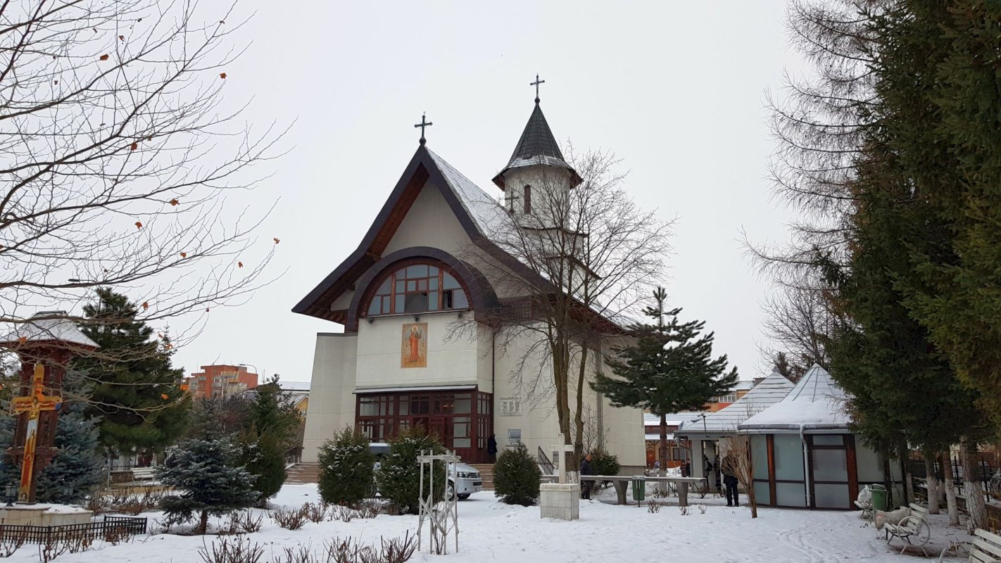 Binecuvântare arhierească pentru credincioşii din Burdujeni 2212