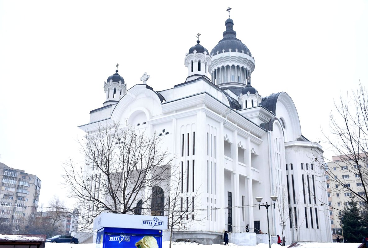 Slujiri arhiereşti în Duminica a 29-a după Rusalii 2252